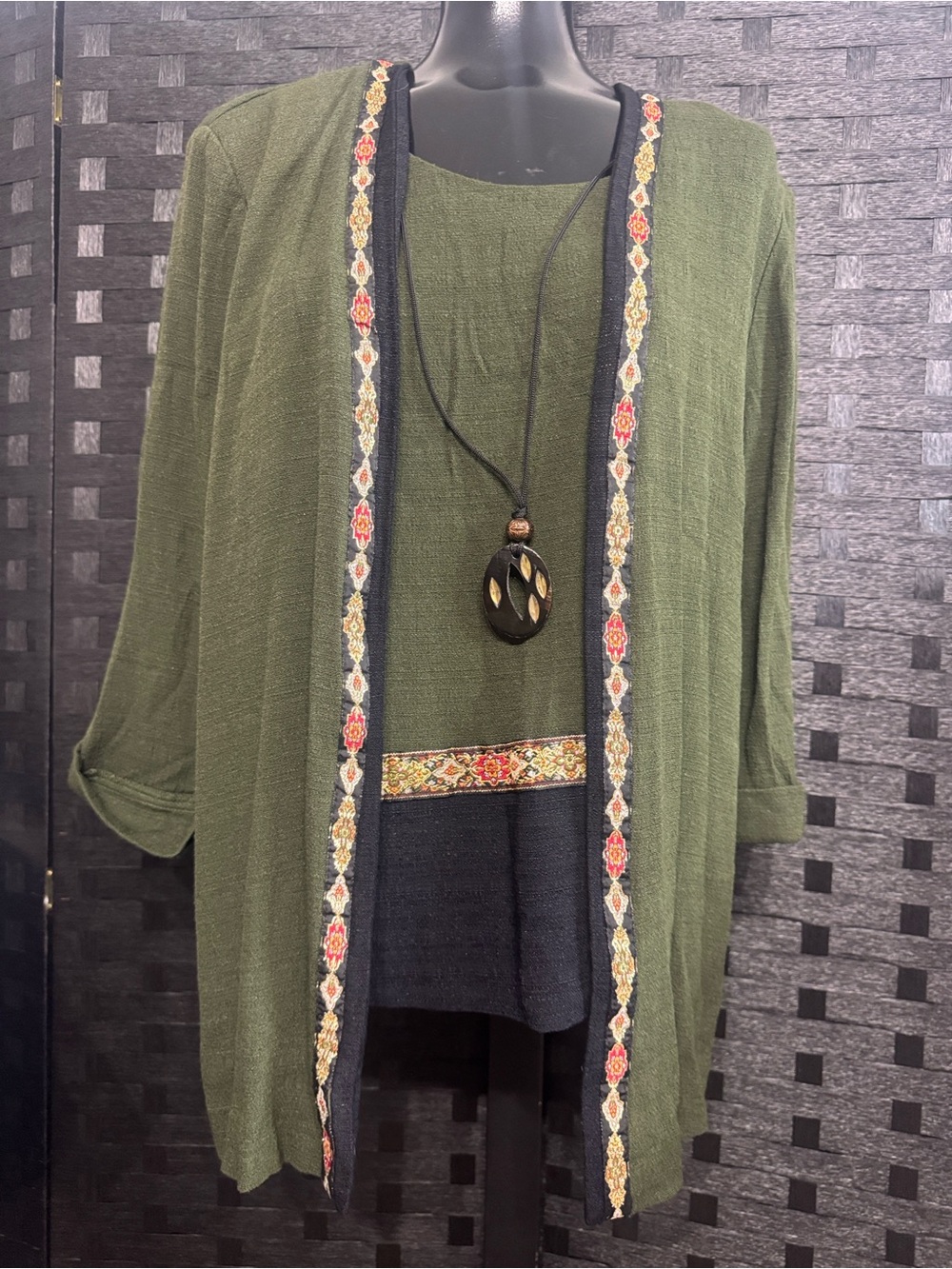 R&M Karen Kwong 3 piece Top Sz 16 Green